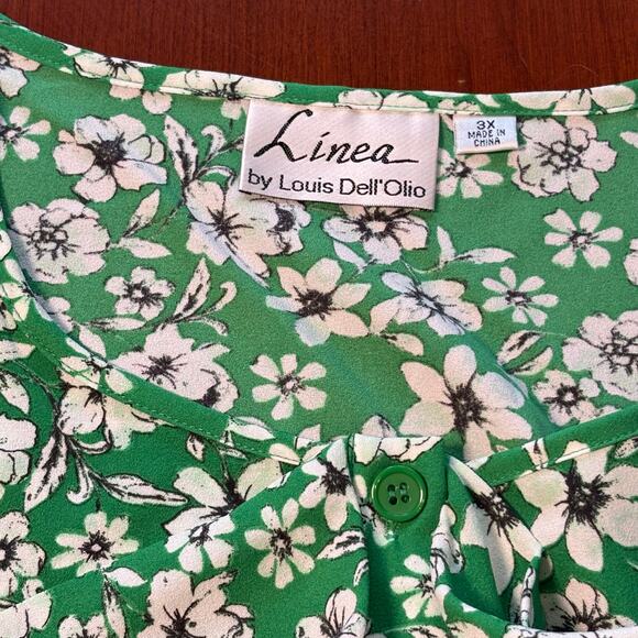 Green Floral Linea Top Size 3X - Picture 2 of 6